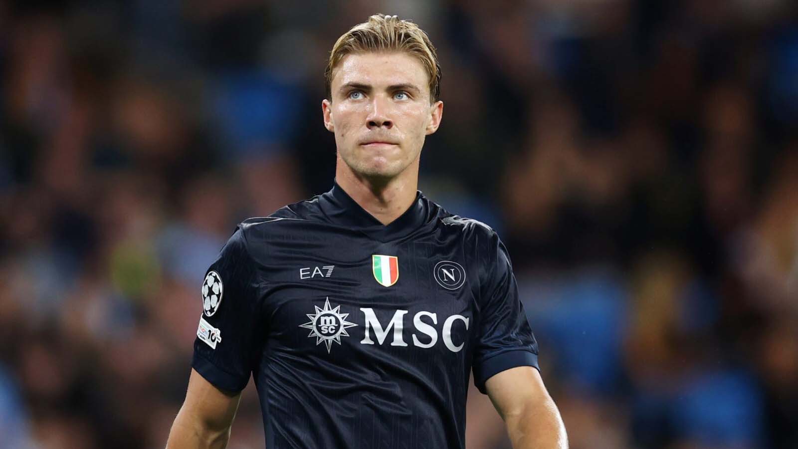 แมนยูพบปัญหาเดียวชะลอการย้ายออกของนักเตะที่แฟนปีศาจแดงไม่ต้องการไปยังทีมยักษ์ใหญ่ในเซเรีย อาหาร 