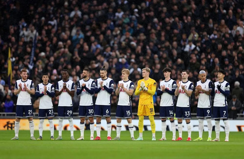 สเปอร์สจำเป็นต้องมีเซ็นเตอร์แบ็กคนใหม่หรือไม่ 