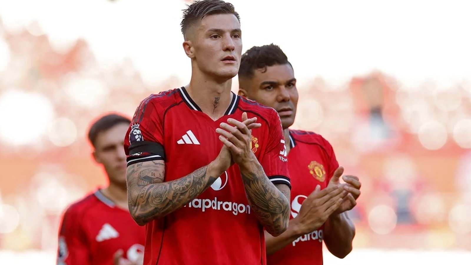 ไมเคิล คาร์ริค หัวหน้าโค้ชปีศา