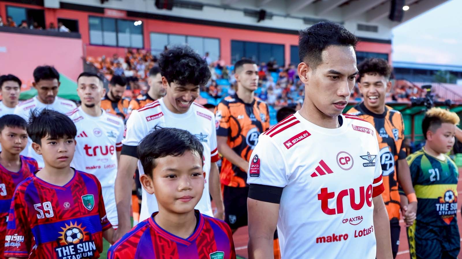 สุภาพบุรุษฟิวส์ขาดโค้ชแบนร่ายย