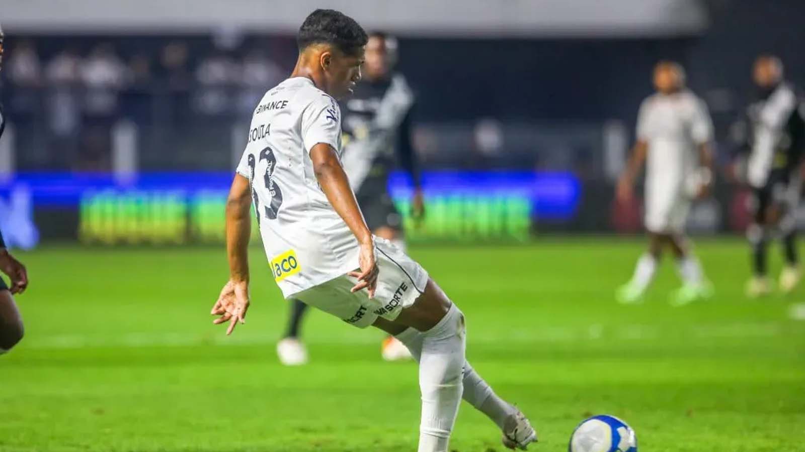 สเปอร์สเร่งเจรจาคว้าตัวซูซ่า 